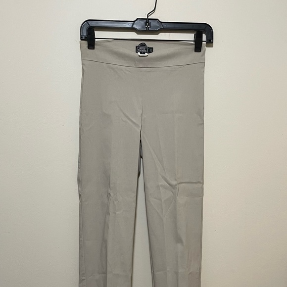 GW ivory stretch nylon pants Size S,